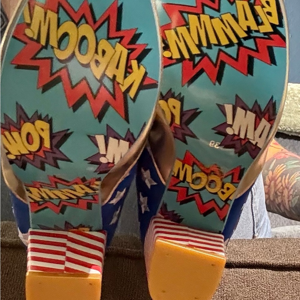 Superman Wonder Woman boots Size 39 irregular choice - Picture 6 of 11